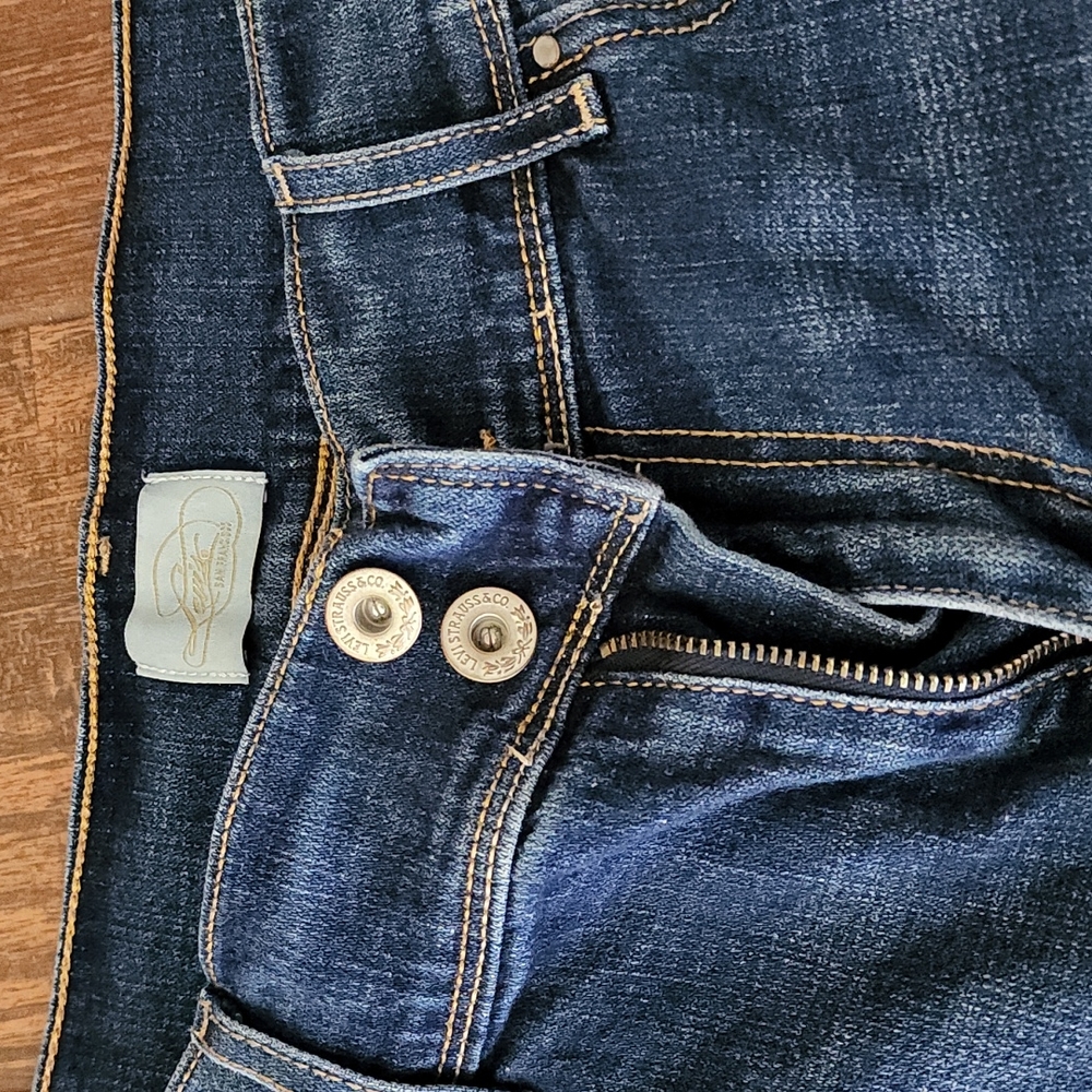 Levi's 515 Jean Shorts - Picture 4 of 6